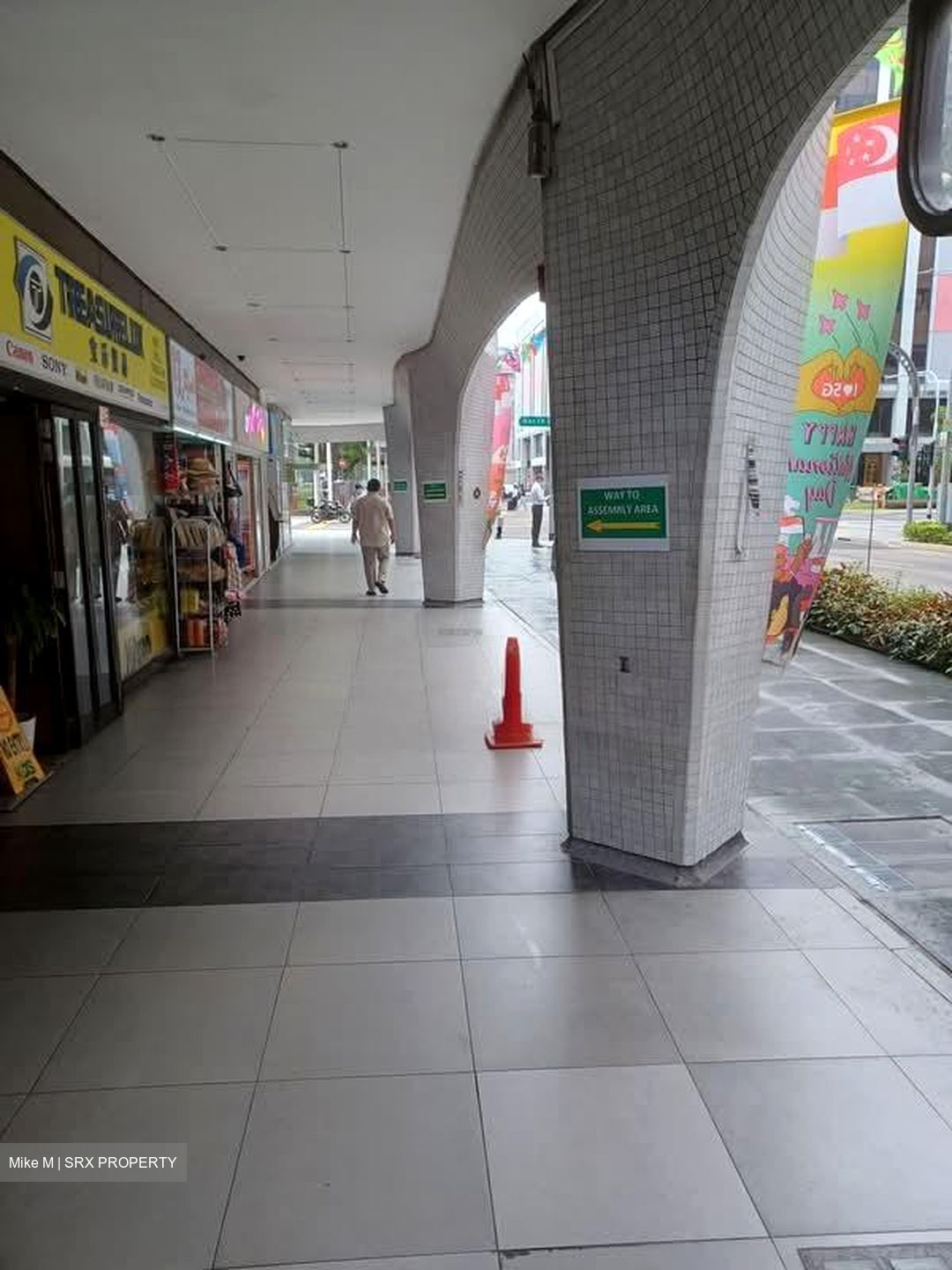 Peninsula Plaza (D6), Retail #575895291